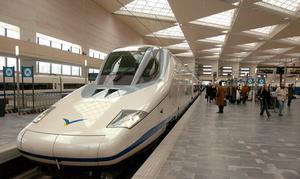Renfe inicia la compra de diez trenes para el AVE a Francia por 270 millones