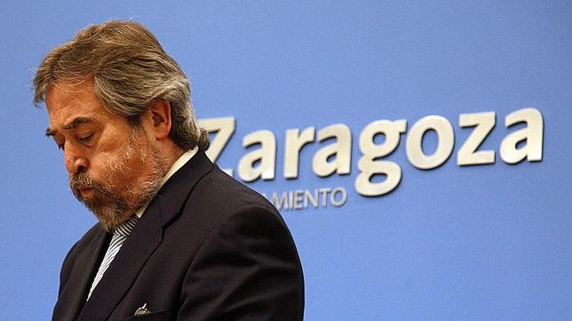 IU advierte a Belloch que su voto "no va a ser gratuito"