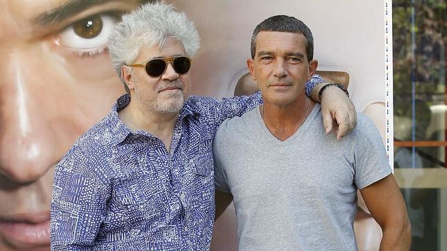 El MoMA rinde tributo a Almodóvar