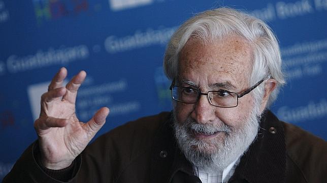 Muere el poeta Tomás Segovia