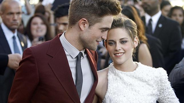 Robert Pattinson Kristen Stewart Esta Impresionante Vestida De Novia