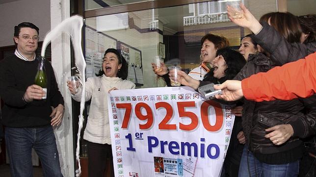 Soria, la que más gasta en Lotería de Navidad y Palencia, la más afortunada