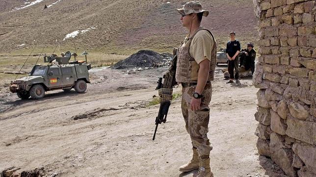 España envía a Afganistán su artillería más pesada en diez años