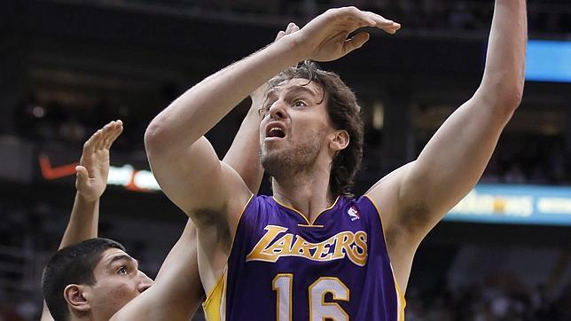 El trío de oro de los Lakers cae ante los Utah Jazz