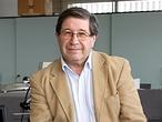 V. RUÍZ