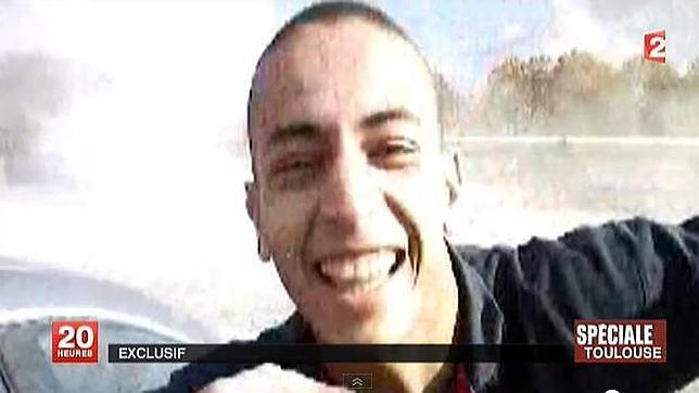Directo: Tres detonaciones para intimidar al asesino atrincherado