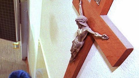 El CGPJ archiva el expediente a un juez de Lérida por tener un crucifijo en la sala