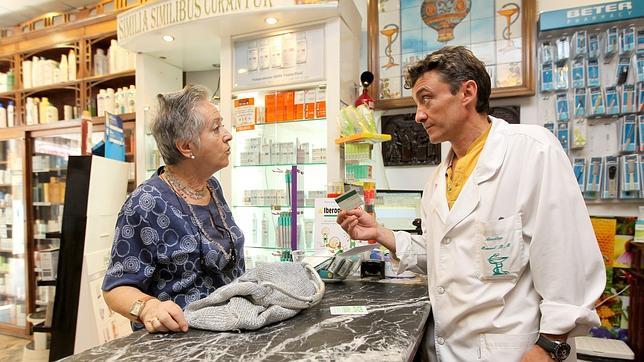 El copago saca a relucir 150.000 tarjetas sanitarias de fallecidos que estaban activas