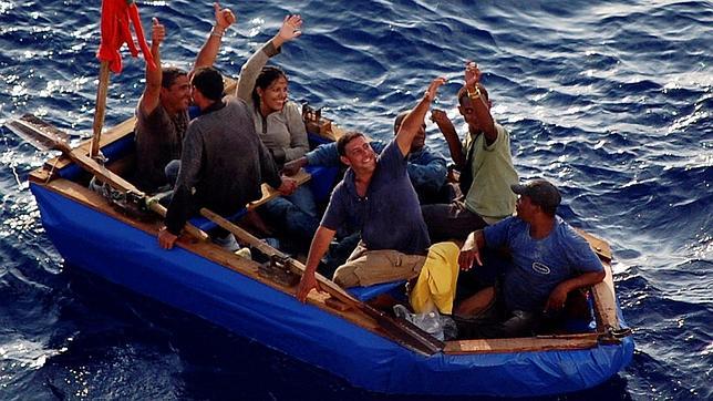 «Decenas de miles de cubanos emigran cada año, sobre todo jóvenes y cualificados»