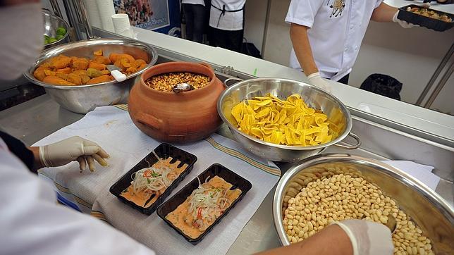 Austria busca 5.000 camareros y cocineros españoles. Sueldo, 1.800 euros