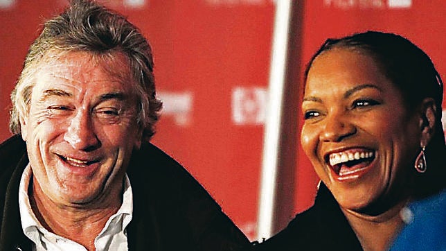 Robert De Niro y su familia, sin casa