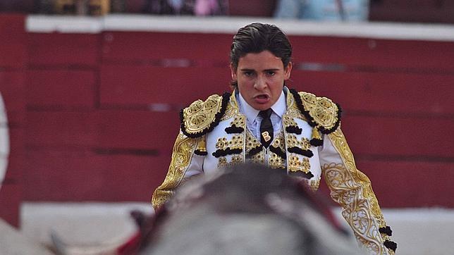 Michelito se convierte en el matador de toros más joven de todos los tiempos