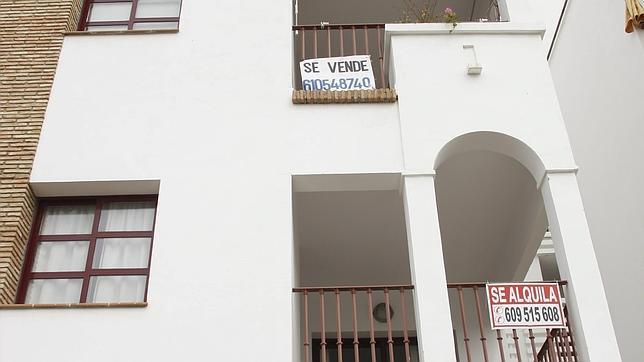 Extranjero, sin antecedentes penales y con dinero: bienvenido a España
