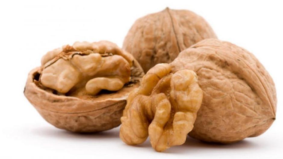 las nueces son buenas o malas para el colesterol