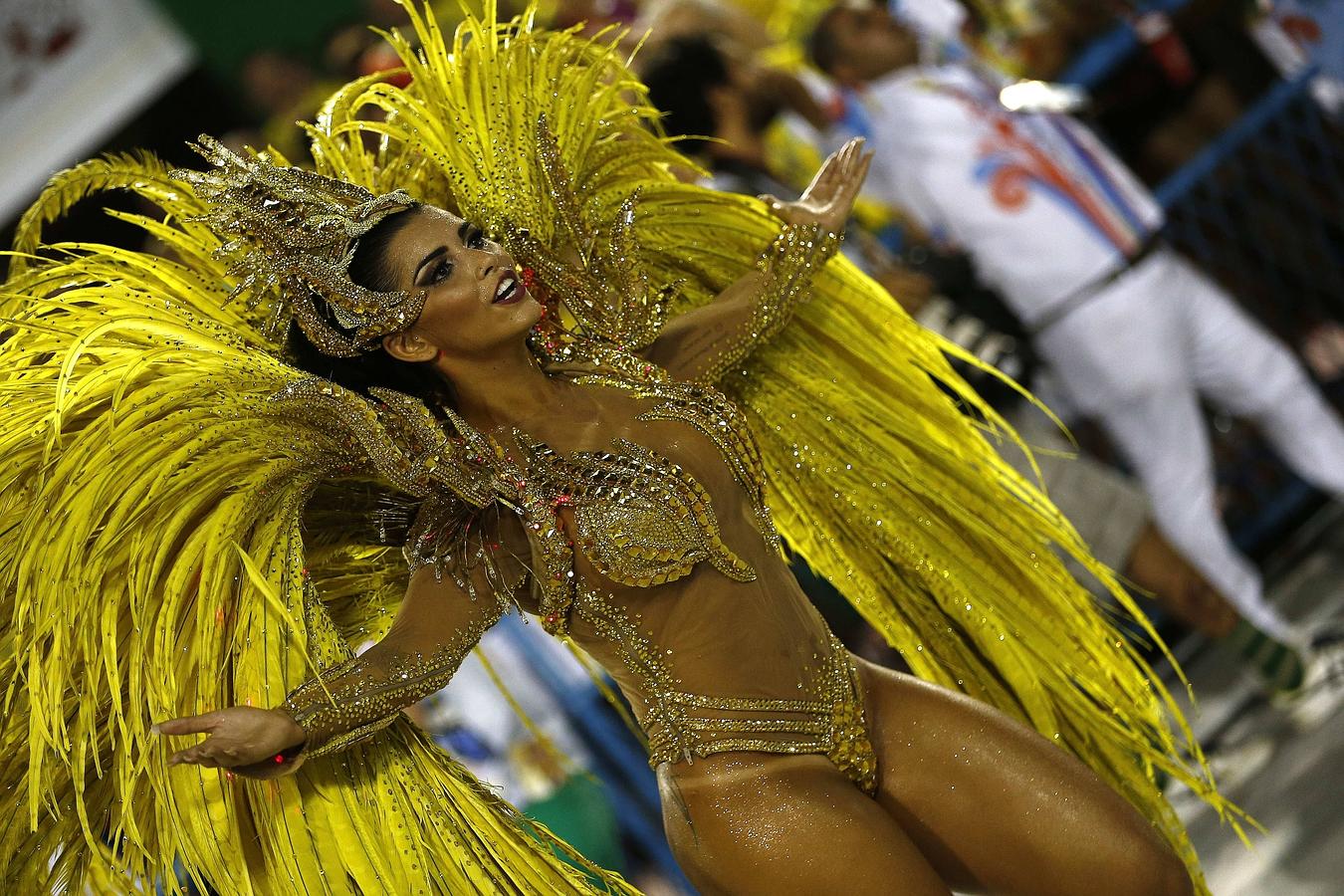 El Carnaval Mueve Ro De Janeiro A Ritmo De Samba