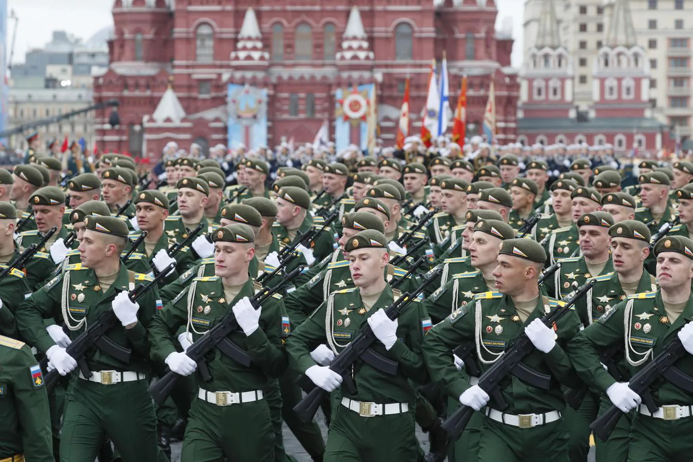 El desfile militar del Día de la Victoria en la Plaza Roja de Moscú, en