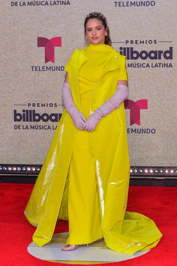 Rosalía lleva la Alta costura a los Billboard 2021