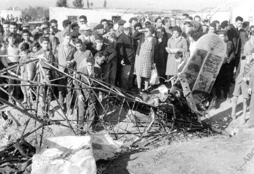 Restos de la avioneta de la Operación clavel siniestrada