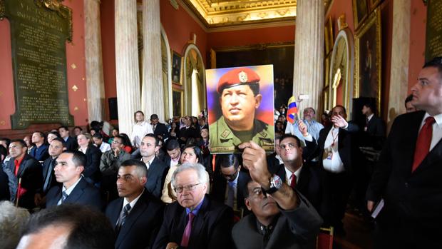 Miembros de la Asamblea Constituyente, durante la inauguración en el Palacio Legislastivo