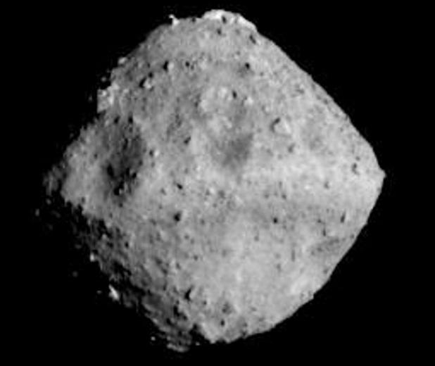 El asteroide Ryugu, fotografiado hace unos días por Hayabusa 2 a 40 km de distancia