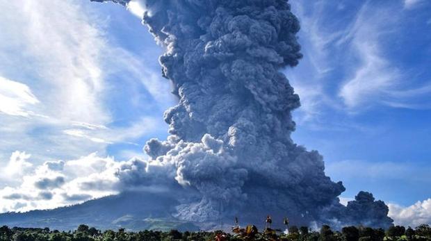 Erupción del volcán Sinabung, en junio de este año