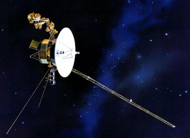 Representación de una sonda Voyager en el espacio