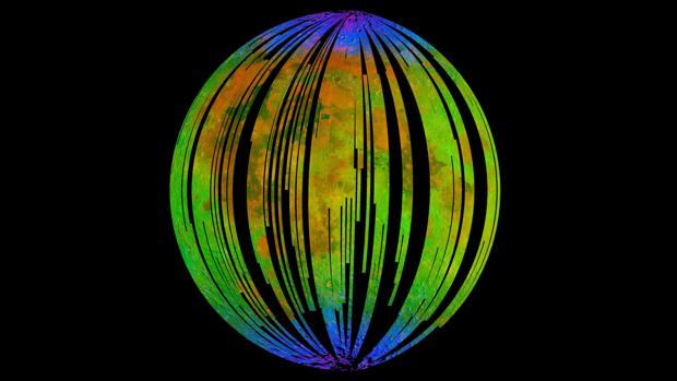 Las áreas azules en esta imagen del orbitador Chandrayaan-1 muestran agua concentrada en los polos de la Luna, donde también se ha detectado hematita, una forma de óxido