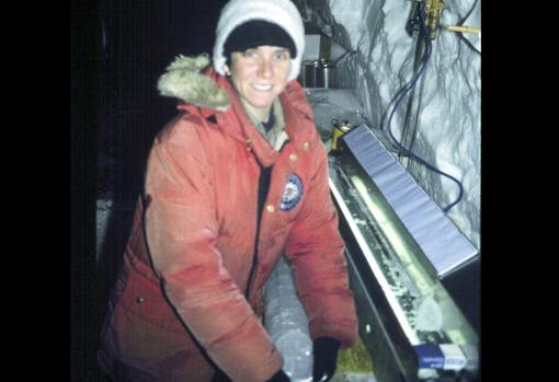 Mosley-Thompson processing an ice core