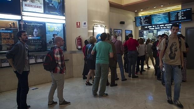Entrada a una sala de cine