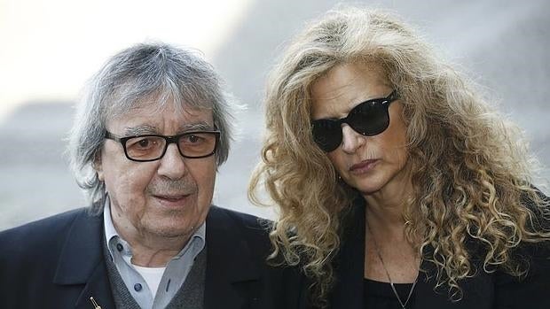 Bill Wyman y su mujer, Suzanne Acosta, el pasado fin de semana en la boda de Rupert Murdoch