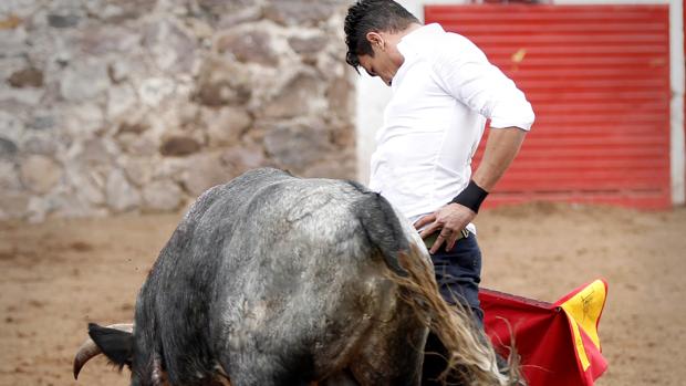 José María Manzanares, en uno de sus entrenamientos en el campo