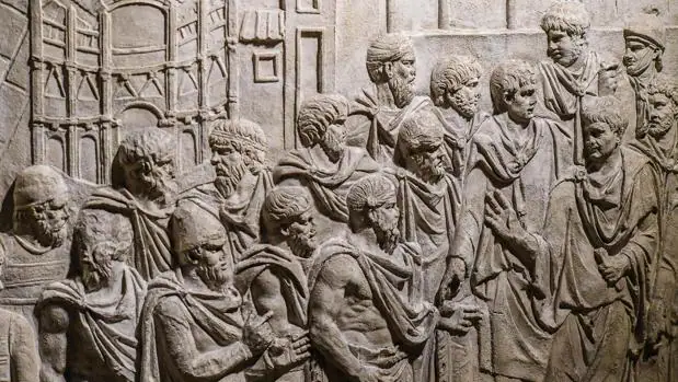 «Trajano recibe embajadores frente a la representación de la ciudad Drobeta», uno de los relieves de las Columnas de Trajano
