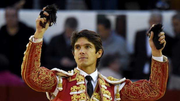 Sebastián Castella pasea dos orejas