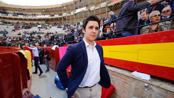 Felipe, hijo de Doña Elena, en los toros