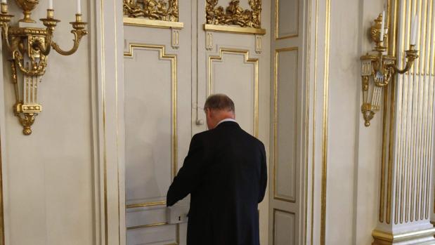 La puerta del secretario de la Academia, donde se falla cada año el Nobel, ha permanecido cerrada