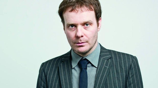 El escritor londinense Tom McCarthy vuelve a rizar el rizo en «C»
