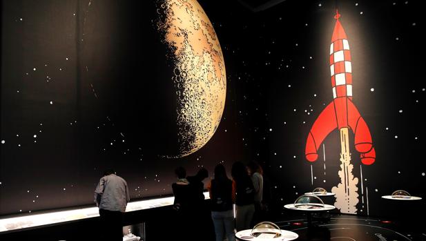 Sección de la exposición dedicada al viaje de Tintín a la Luna
