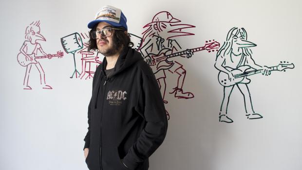 Abdul Vas seguirá rindiendo tributo a la banda de rock AC/DC desde las paredes de L21, de Palma