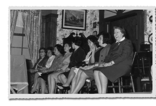 Gloria Fuertes, Acacia Uceta, Sagrario Torres, Elena Andrés, Adelaida Las Santas, Marisa Chicote, Francisca Ossando y Concha de Marco
