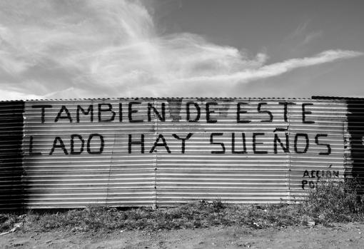 Muro fronterizo que separa México y Estados Unidos en Tijuana
