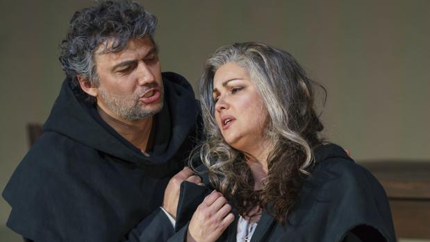 Jonas Kaufmann, como don Álvaro, y Anna Netrebko, como Leonora, en «La forza del destino»