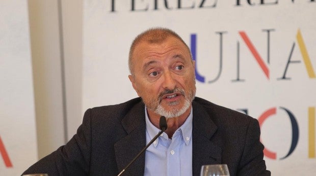 El escritor Arturo Pérez-Reverte