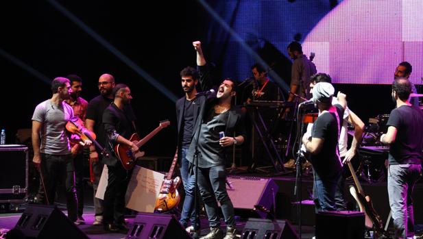 Mashrou'Leila durante un concierto en Beirut