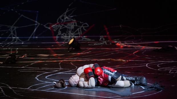 Christopher Maltman, como Edipo, en una imagen de la ópera