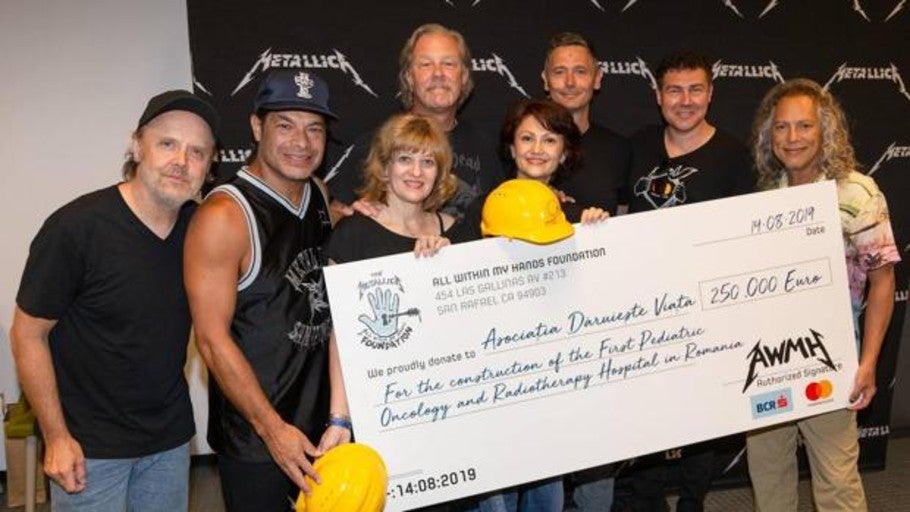 El lado solidario de los heavies: Metallica ayuda a construir el primer hospital oncológico para niños de Rumania