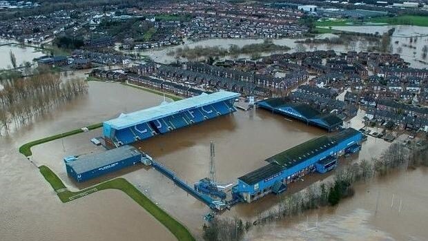 Un Estadio Ingles Desaparece Entre El Agua