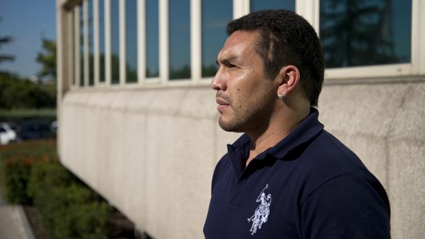 Salvador Cabañas, posando en la sede de ABC tras la entrevista
