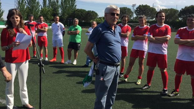 Homenaje a Isaac Cardoso, presidente del CF Pozuelo