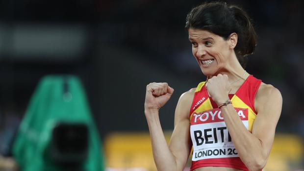 Ruth Beitia celebra su pase a la final