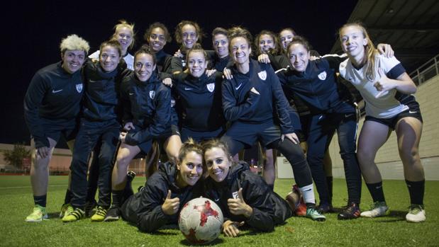 Varias jugadoras del Macrid CFF durante un entrenamiento